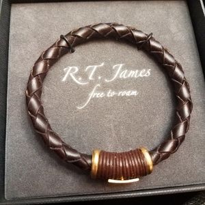 NWT: R.T. James Mens Leather Bracelet
